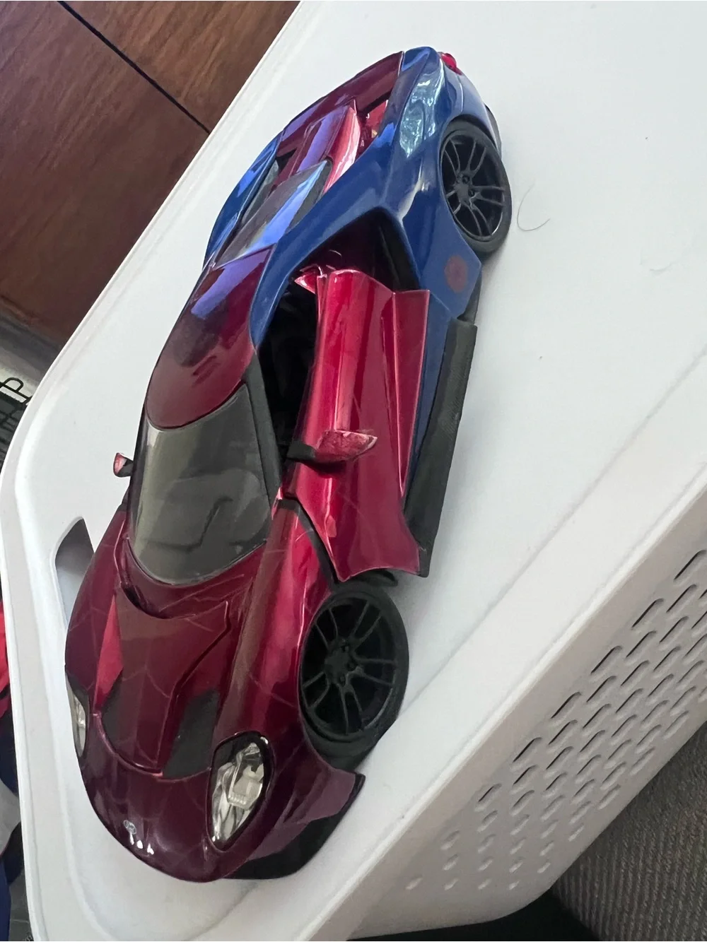 Jada Toys Marvel Spider-Man 2017 Ford GT Diecast Car 1:24 Scale Collectors Item